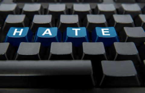 Rzecznik TSUE: Facebook ma wyszukiwać i kasować zniesławiające komentarze