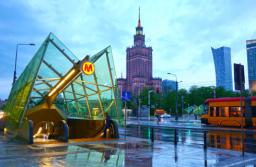 Raport: Warszawa ma ponad dwa miliony mieszkańców, wyludnia się w weekend i nocą
