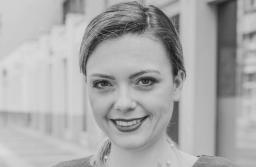 Postojowe tylko na pełne miesiące - interpretacja pilnie potrzebna