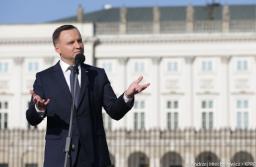 Prezydent: Przysposobienie lub adopcja dziecka nie dla osób w związku jednopłciowym