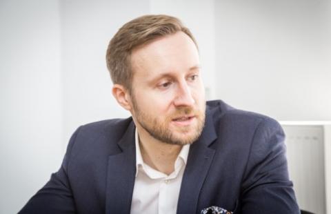 Rząd tylnymi drzwiami chce podnosić podatki od samochodów? 
