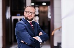 Adwokat Szmid: umowa o pracę, reklama - priorytety na kolejną kadencję