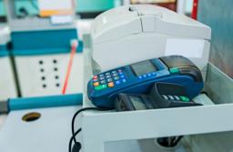 Kasy fiskalne online pogrążą kancelarie? Samorządy będą zabiegać o późniejszy termin