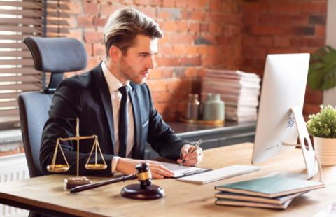 W polskich kancelariach coraz częściej jak w serialu "Suits"