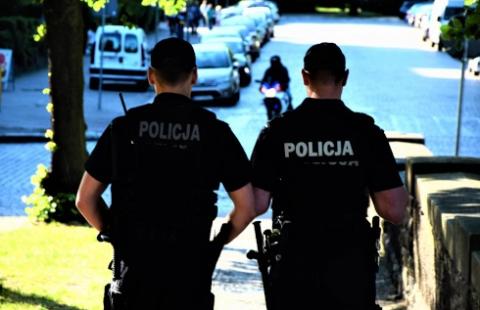 SN: Do znieważenia policjanta nie wystarczy obelga dopisana "przy okazji" na protokole