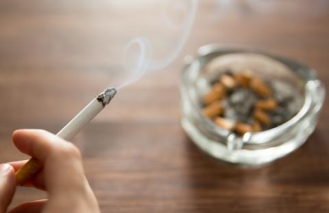Będzie akcyza na saszetki nikotynowe i niższe sankcje w opłacie cukrowej